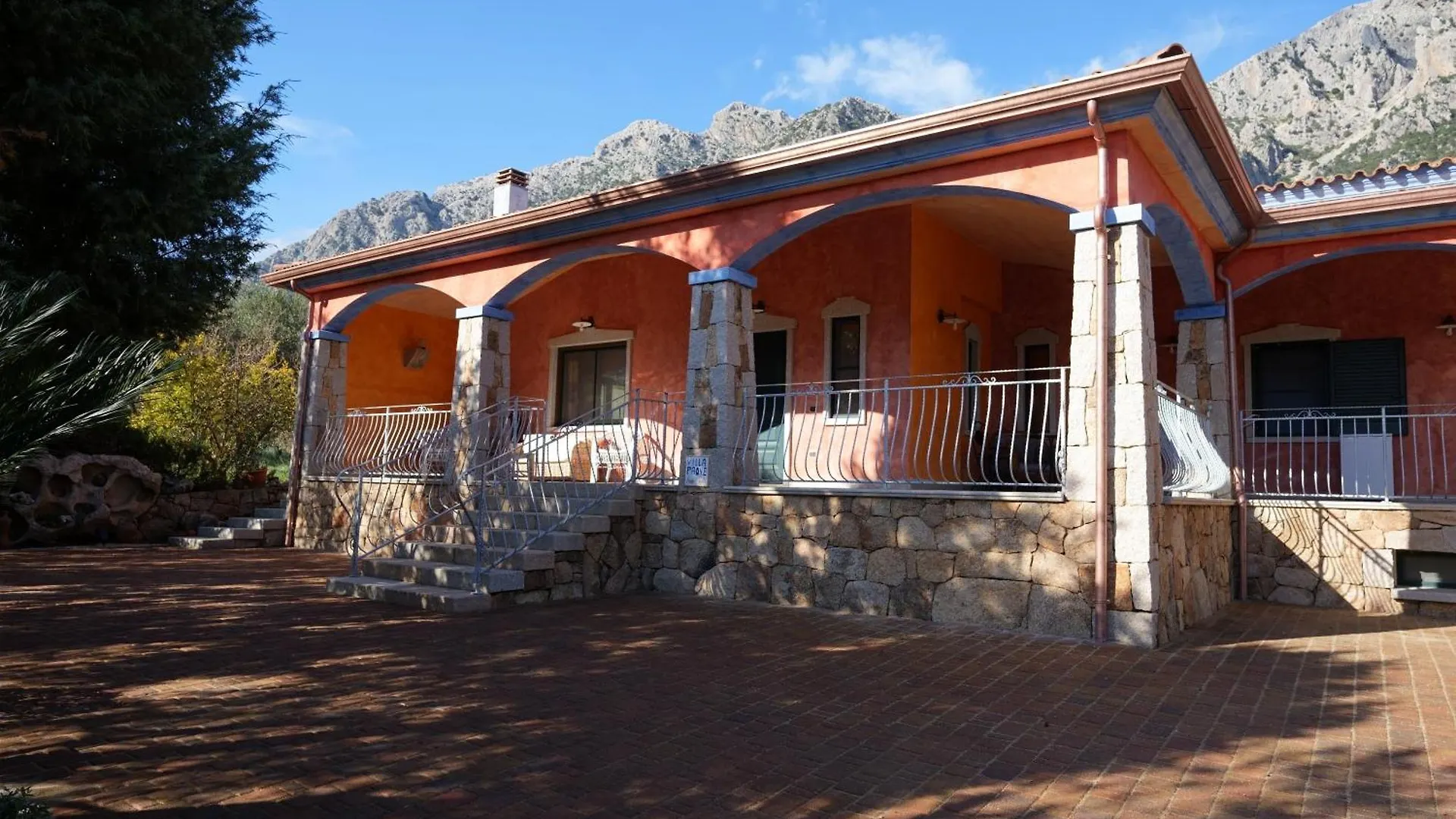 Villa With Stunning Views To The Mountains 5Km From The Beach Siniscola